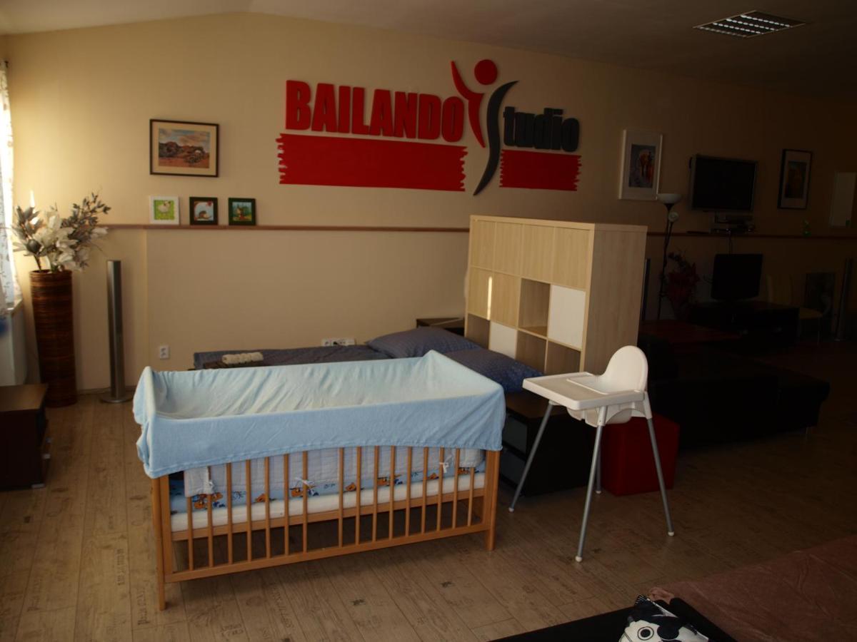 Bailando Studio Neratovice エクステリア 写真
